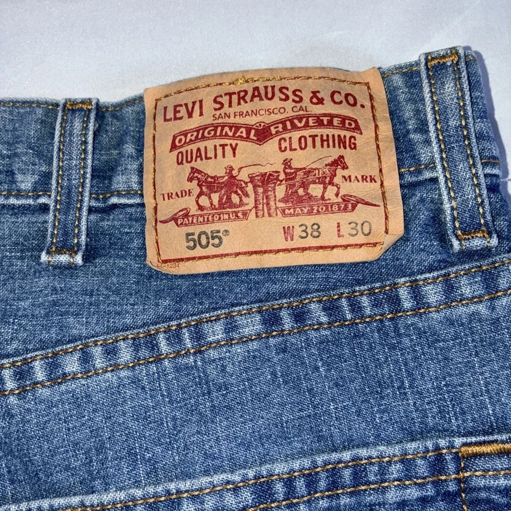 Levi's Regular Fit 505 Y2K Black Batwing VTG Jeans Men's 38x30 Blue